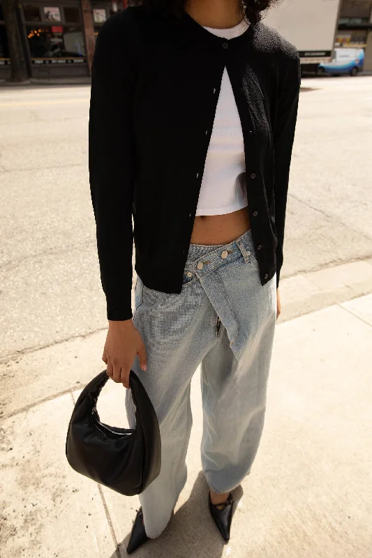 Playful Style OVERSIZED CROSS-OVER JEANS
