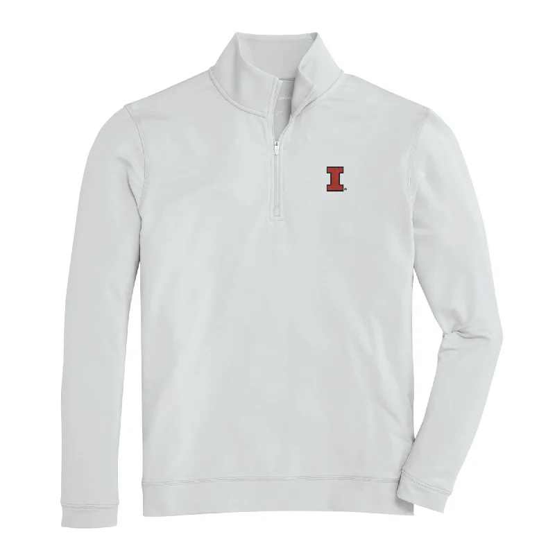 Trendy and versatile Illinois Flow Performance Pullover
