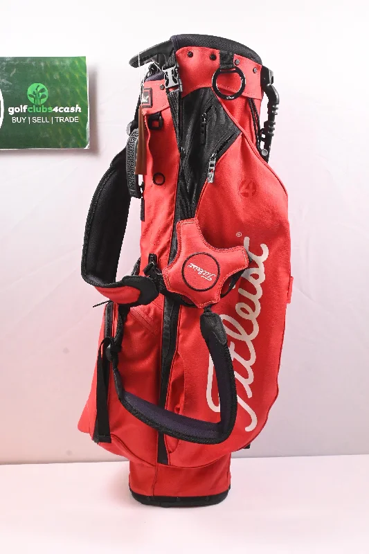 Refreshing Design Titleist Players4 Stand Bag / 4-Way Divider / Red & Black