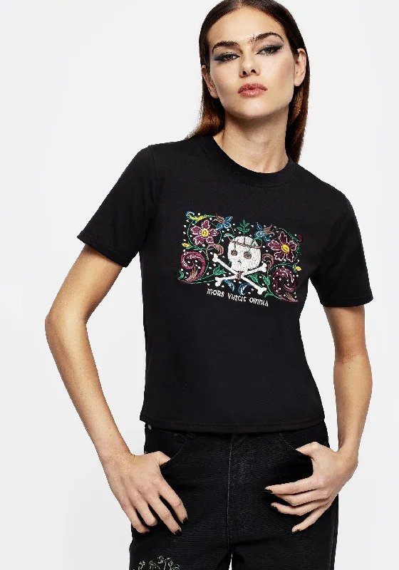 Simple Matching Death Conquers All Floral Skull Embroidered Graphic Crop Tee
