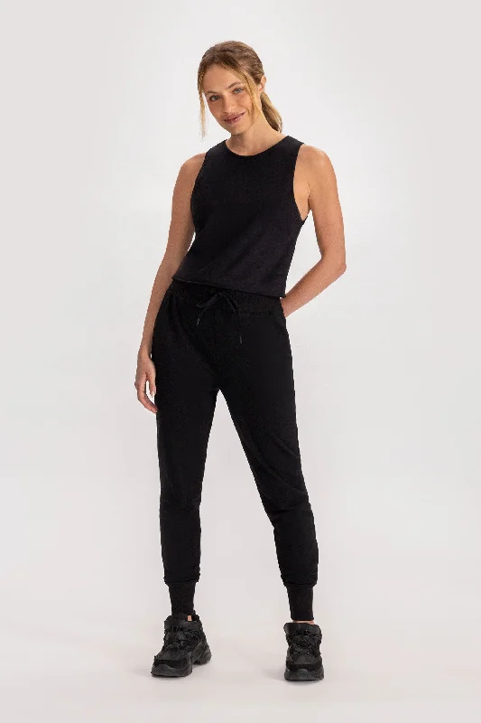 Slightly Flared Design Training Cropped Tank Top