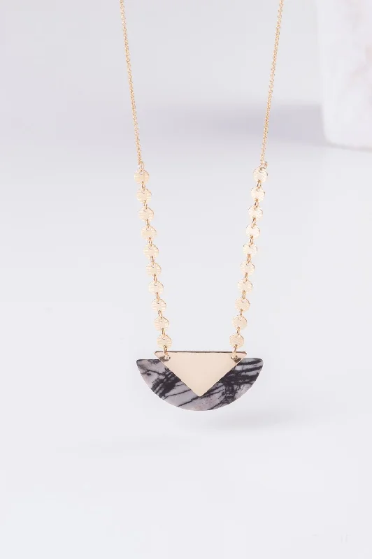 Warm And Comfortable ZOAJE | Necklace | Armenia Necklace - Gold