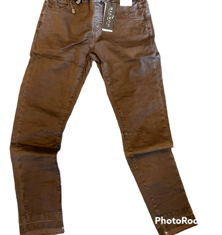Fresh And Simple Pull On Jeans In Brown