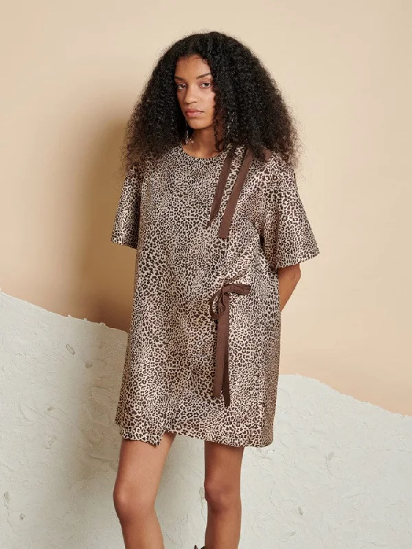 Soft And Comfortable Leighton Leopard Wrap Dress