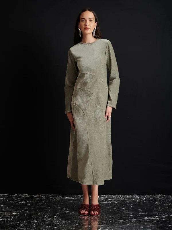 Relaxed And Casual Maude Velvet Midi Dress